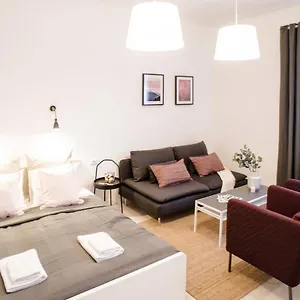 Very Central, New And Comfy With A/c Budapest